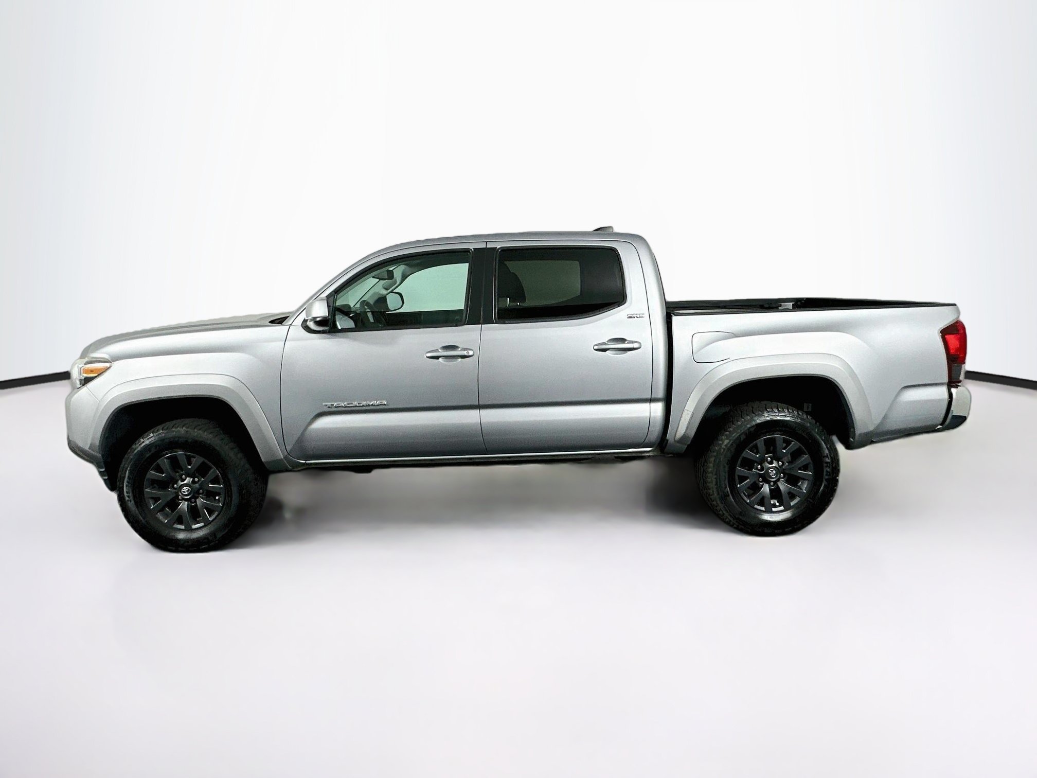 Used 2020 Toyota Tacoma SR5 AWD/4WD image 4