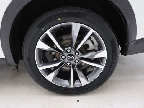 Used 2024 INFINITI QX60 Luxe image 10