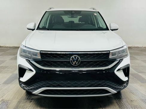 Certified 2023 Volkswagen Taos SE w/ Black Wheel Package AWD/4WD image 2