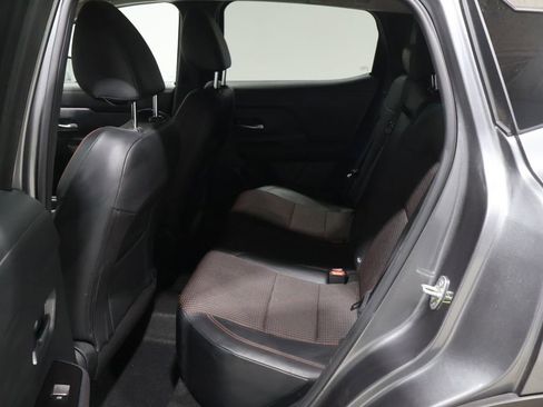 Used 2025 Nissan Kicks SR image 18