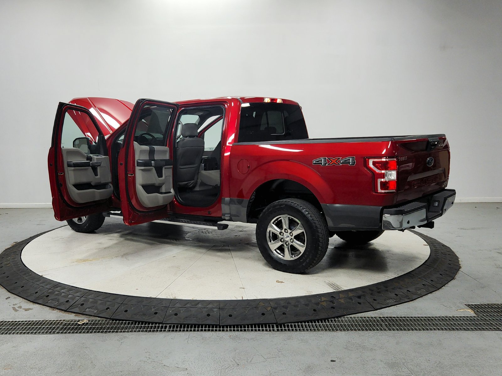 Used 2020 Ford F150 XLT w/ Equipment Group 302A Luxury AWD/4WD image 14