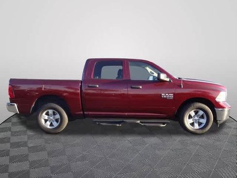 Used 2022 RAM 1500 Classic SLT image 4