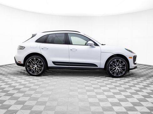 Used 2026 Porsche Macan AWD/4WD image 8