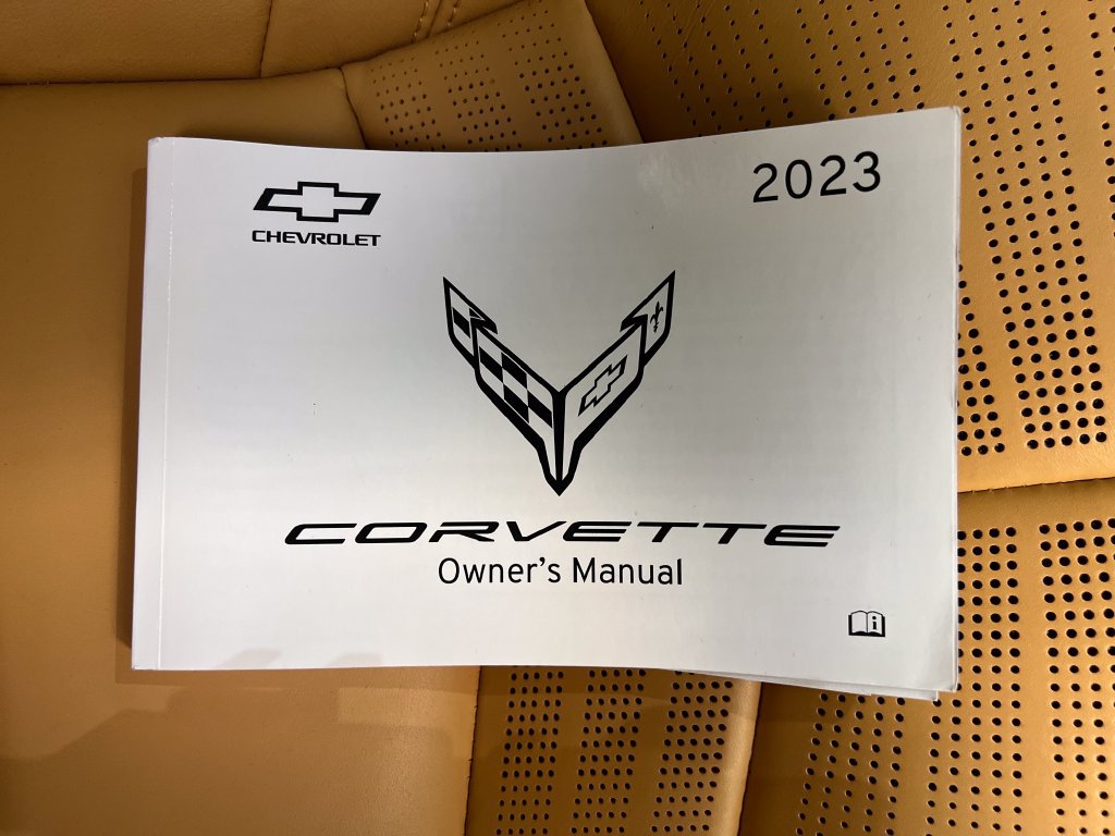 Used 2023 Chevrolet Corvette Stingray Preferred Conv w/ Z51 Performance Package RWD image 28