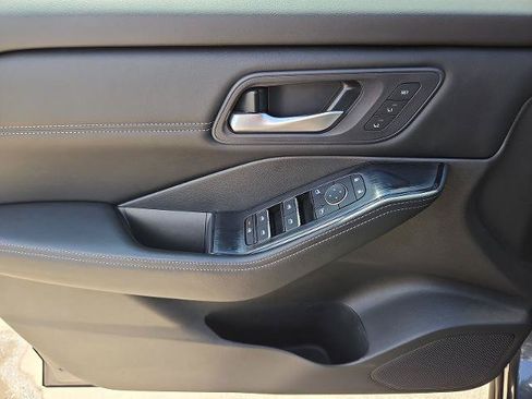 Certified 2024 Nissan Rogue SL w/ SL Premium Package FWD image 16