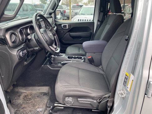 Used 2022 Jeep Wrangler Unlimited Sport w/ Sun And Sound Package AWD/4WD image 9