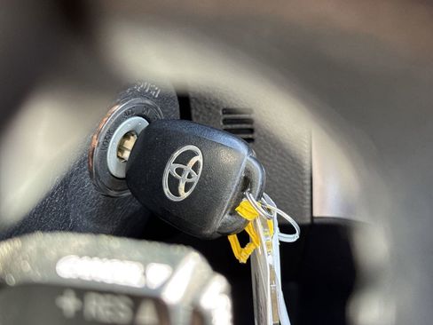 Used 2022 Toyota Tacoma SR5 image 35