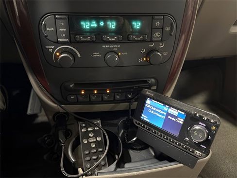 Used 2003 Chrysler Town & Country Limited image 20