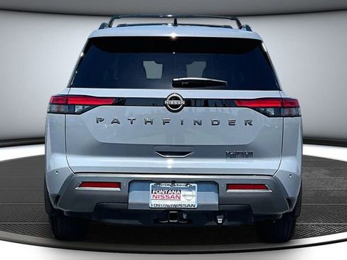 New 2026 Nissan Pathfinder Platinum w/ Accent Package FWD image 4