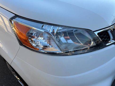 Used 2020 Nissan NV200 SV w/ Sliding Glass Door Package image 40