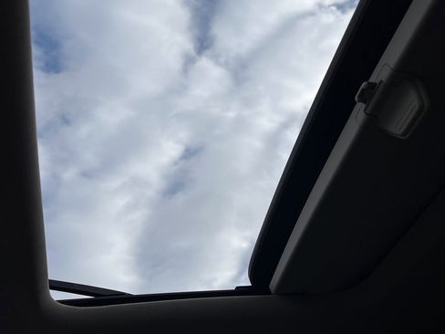 Used 2018 GMC Acadia Denali image 15