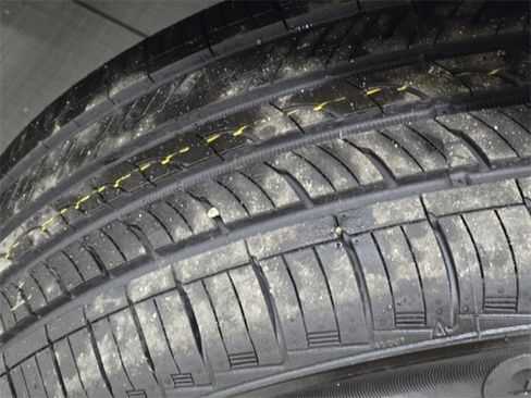 Used 2019 Toyota RAV4 LE image 7