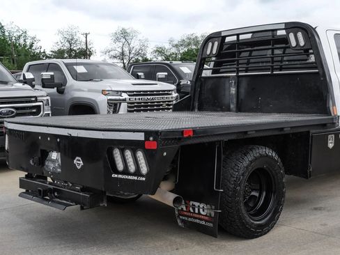 Used 2022 RAM 3500 Tradesman w/ Chrome Appearance Group AWD/4WD image 12