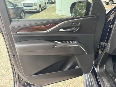 Used 2021 Cadillac Escalade Premium Luxury w/ Driver Assist Tech Package AWD/4WD image 23