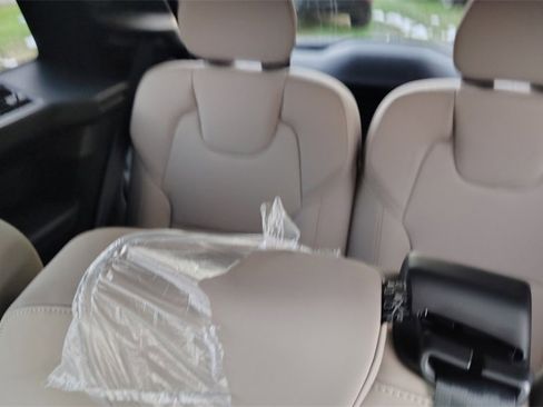 New 2026 Volvo XC90 B5 Plus image 28