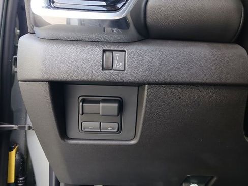 New 2025 GMC Canyon Elevation w/ Convenience Package image 28