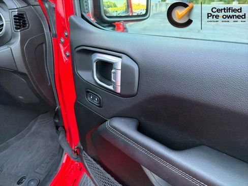 Certified 2022 Jeep Wrangler Unlimited Sahara w/ Cold Weather Group AWD/4WD image 31