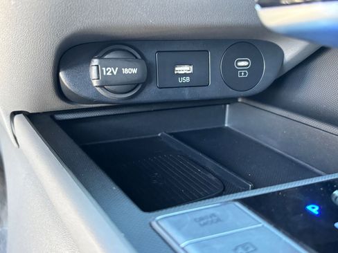 Used 2025 Hyundai Elantra SEL image 26