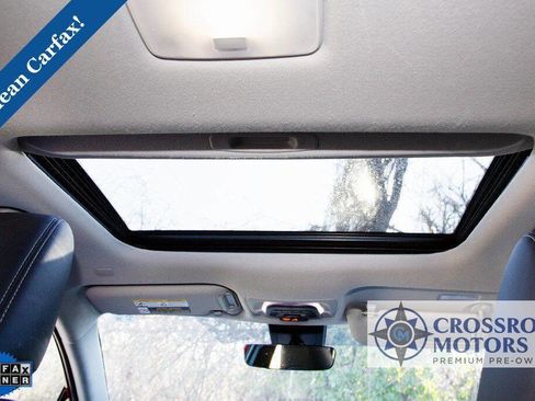 Used 2022 Toyota Corolla Cross XLE w/ Convenience Package image 23