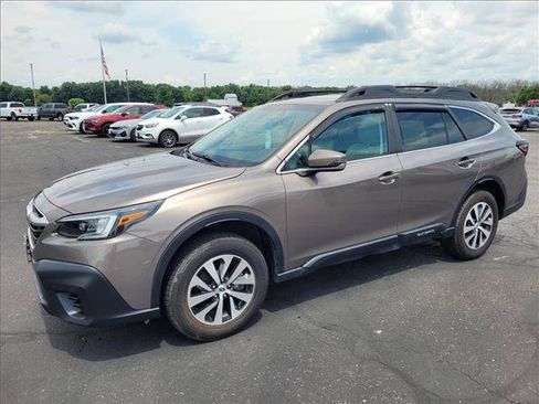 Used 2021 Subaru Outback Premium AWD/4WD image 1
