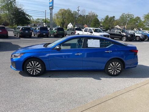 Used 2025 Nissan Altima 2.5 SV FWD image 45