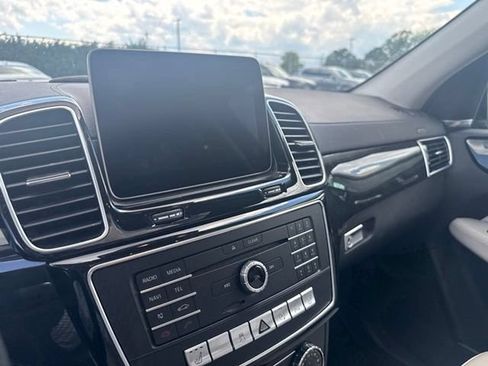 Used 2019 Mercedes-Benz GLS 450 4MATIC image 21