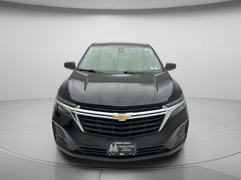 Used 2023 Chevrolet Equinox LS w/ LS Convenience Package AWD/4WD image 2