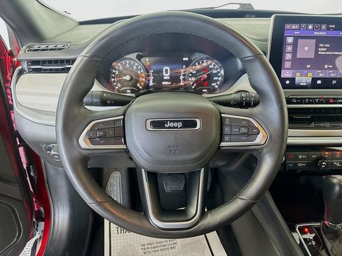 Used 2025 Jeep Compass Limited AWD/4WD image 12