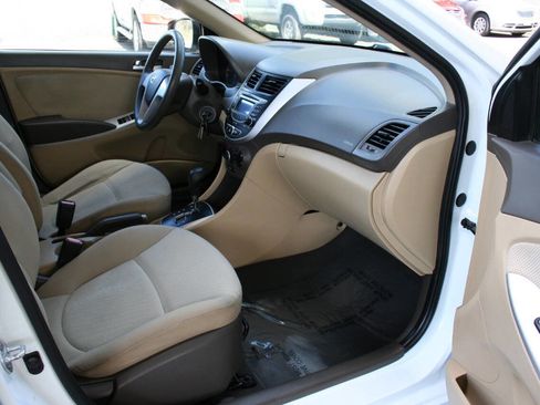 Used 2013 Hyundai Accent GLS image 19