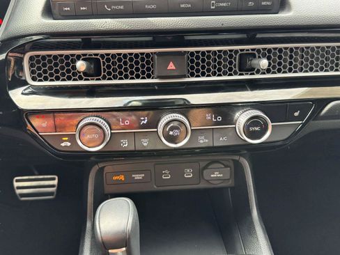 Used 2025 Honda Civic FWD Hybrid Sedan image 32