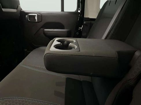 Used 2025 Jeep Wrangler Unlimited Rubicon 4xe w/ Convenience Group AWD/4WD image 73