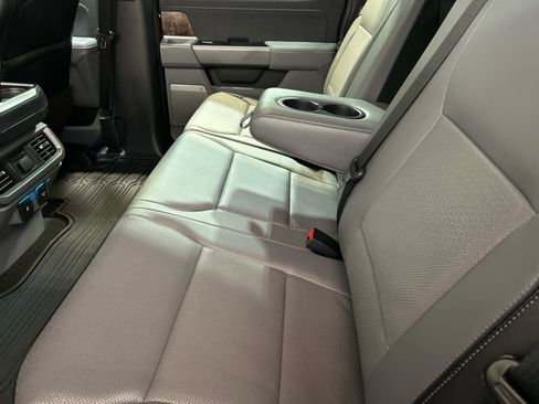 Used 2022 Ford F150 Lariat w/ Equipment Group 502A High AWD/4WD image 10