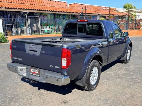 Used 2017 Nissan Frontier SV w/ SV Value Truck Package AWD/4WD image 6