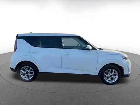 Used 2025 Kia Soul LX w/ LX Technology Package image 16