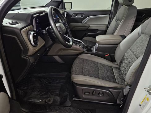 Used 2024 Chevrolet Colorado ZR2 w/ Technology Package AWD/4WD image 22