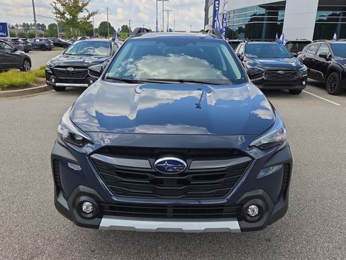 Certified 2025 Subaru Outback Limited XT AWD/4WD image 8