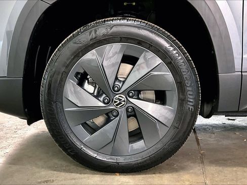 New 2026 Volkswagen Taos S image 14