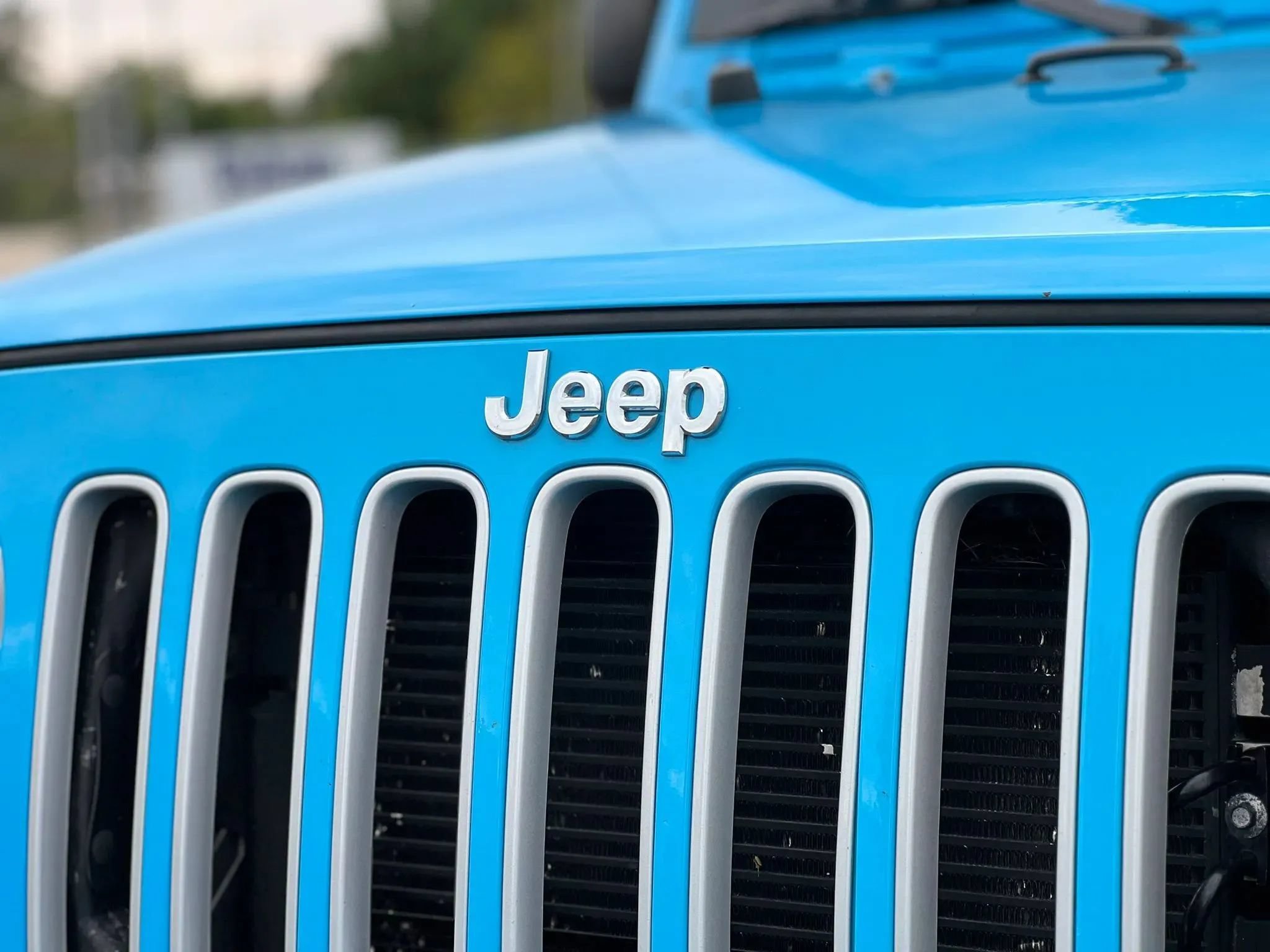 Used 2017 Jeep Wrangler Unlimited Sahara w/ Max Tow Package AWD/4WD image 9