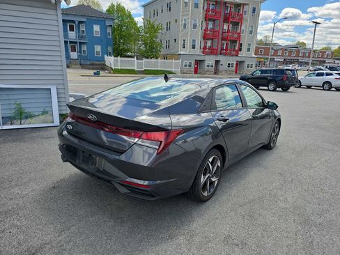 Used 2023 Hyundai Elantra SEL w/ Convenience Package FWD image 6