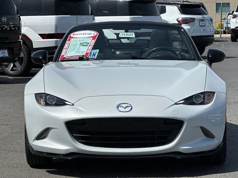 Used 2018 MAZDA MX-5 Miata Club w/ Appearance Package RWD image 10