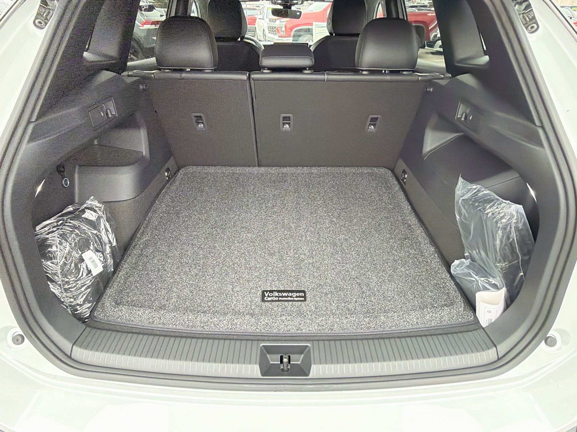 Used 2026 Volkswagen Tiguan SE R-Line FWD image 11
