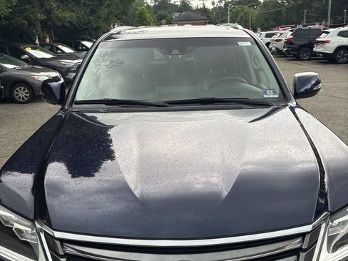 Used 2019 Lexus LX 570 4WD w/ Luxury Package image 9
