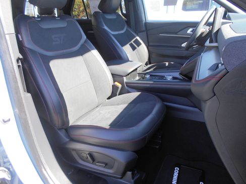 Used 2025 Ford Explorer ST AWD/4WD image 7