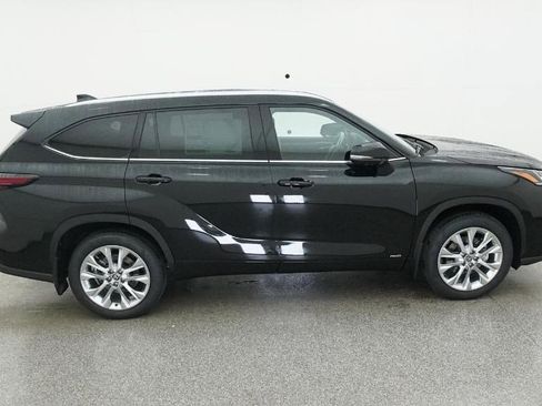 New 2026 Toyota Highlander Limited AWD/4WD image 18