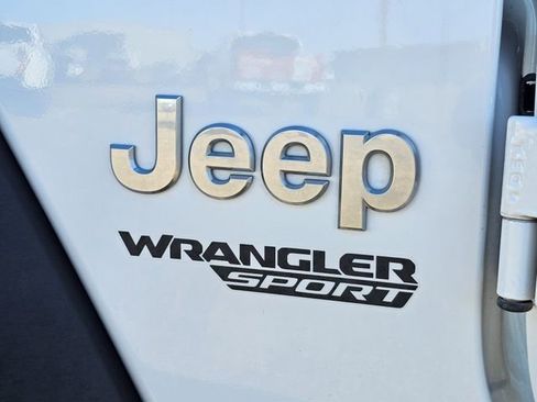 Used 2019 Jeep Wrangler Sport image 26