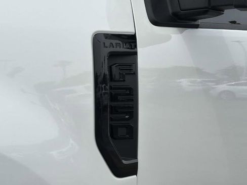 Certified 2022 Ford F250 Lariat w/ Black Appearance Package AWD/4WD image 9