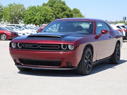 Used 2018 Dodge Challenger R/T w/ Sound Group RWD image 6
