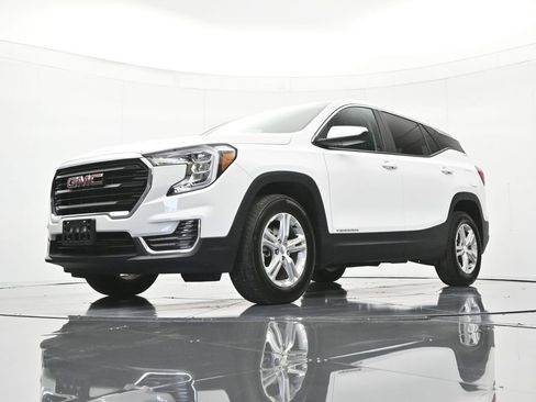 Used 2024 GMC Terrain SLE AWD/4WD image 35