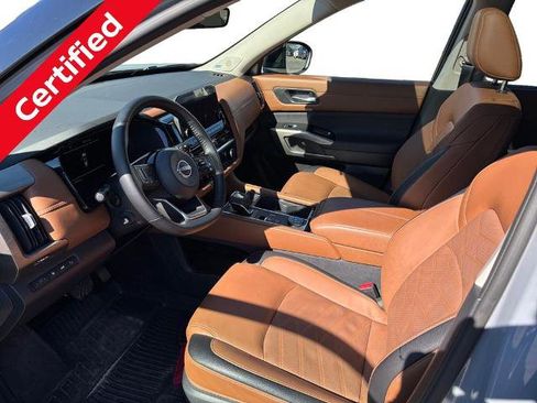 Certified 2025 Nissan Pathfinder Platinum w/ Cargo Package AWD/4WD image 12