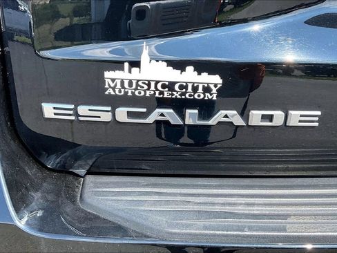 Used 2024 Cadillac Escalade Premium Luxury AWD/4WD image 26